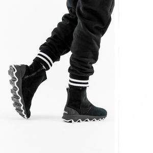 Sorel Kinetic Short Boot Size 8.5